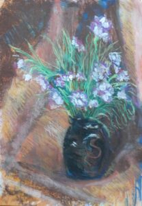 Purple tipped crysanthamums in Winchcombe vase Copy